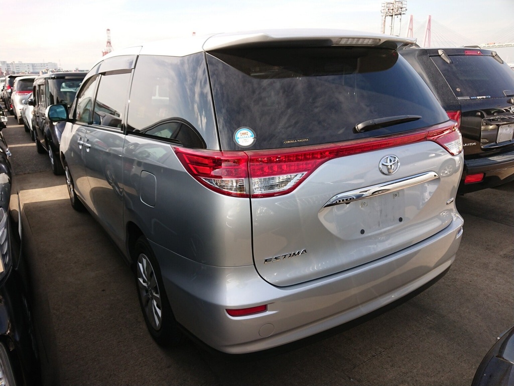 2011 Toyota Estima