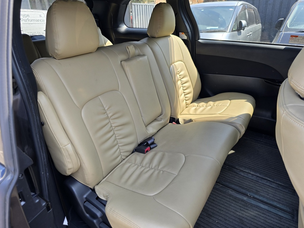 2016 Toyota Estima Aeras