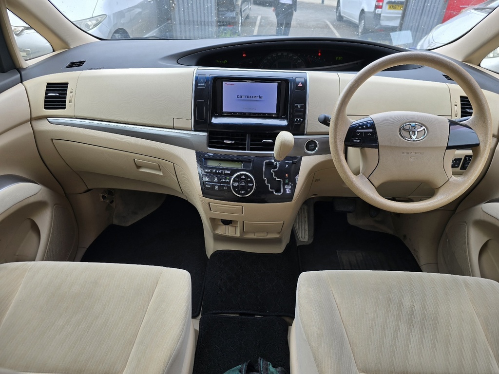 2013 Toyota Estima X