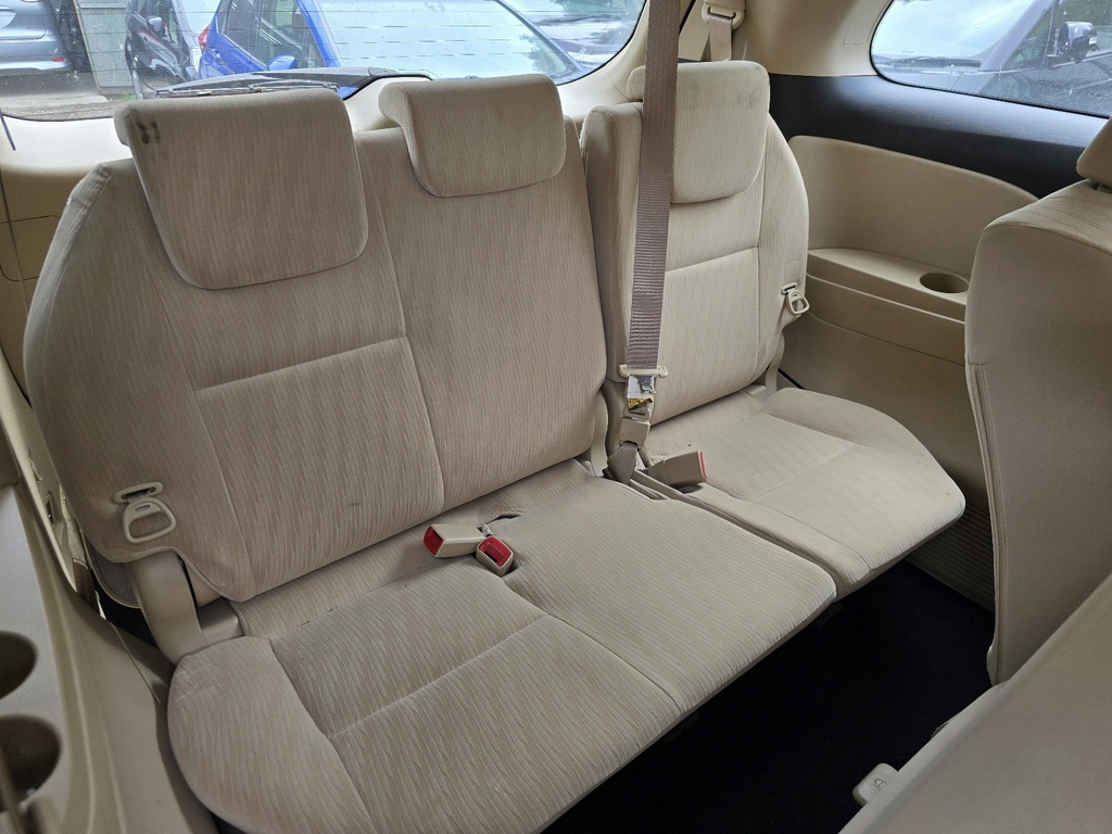 2013 Toyota Estima X