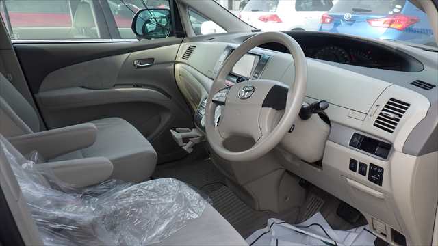 2011 Toyota Estima X
