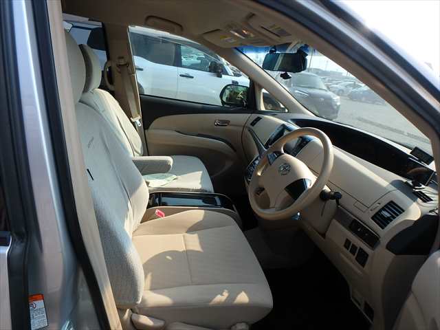 2016 Toyota Estima X