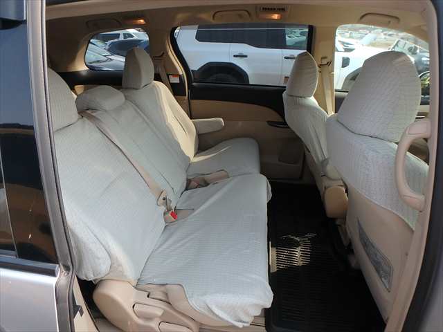 2016 Toyota Estima X