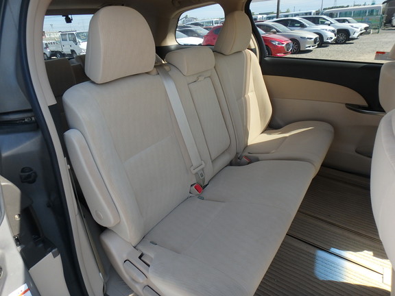 2015 Toyota Estima X