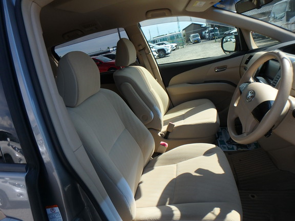 2015 Toyota Estima X