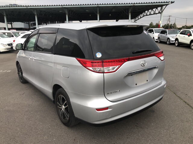2014 Toyota Estima X