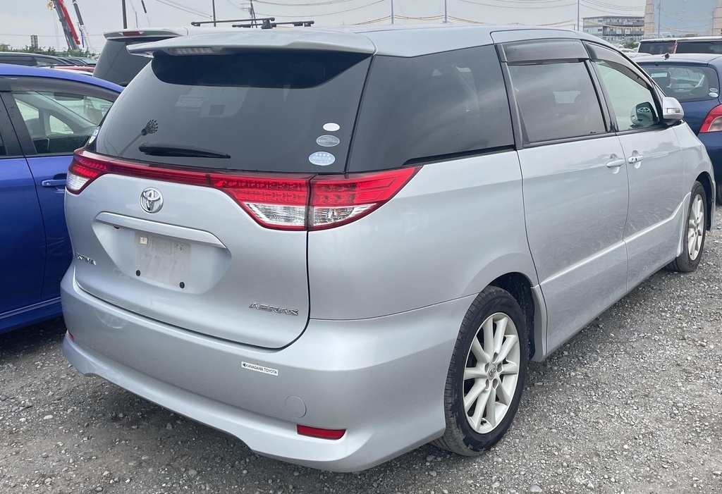 2011 Toyota Estima Aeras (Low mileage)