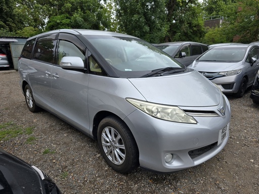 2013 Toyota Estima X